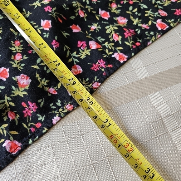 🔥4 for $20🔥 Old Navy black long sleeve tunic shirt with floral pattern size XL - Picture 6 of 9